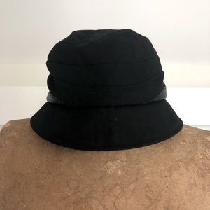 Delux black fabric cloche hat vintage style